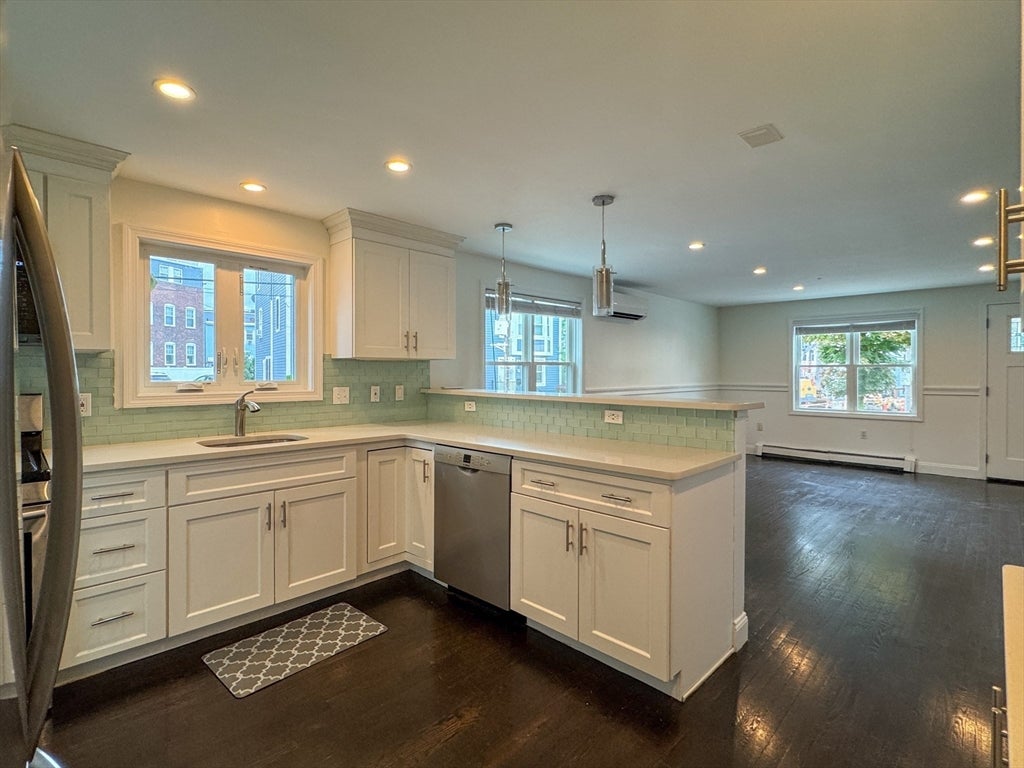 212 W 6th St 212