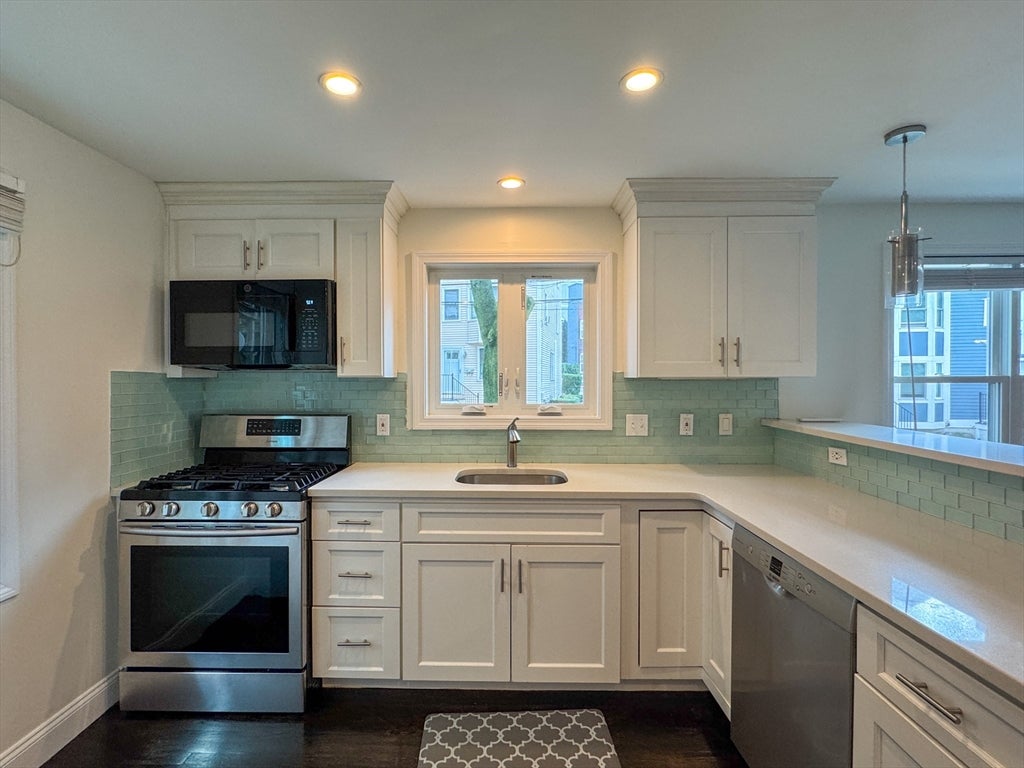 212 W 6th St 212
