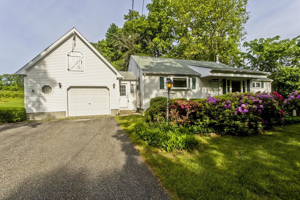 957 Homestead Ave