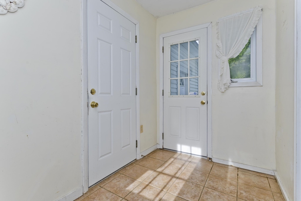 957 Homestead Ave