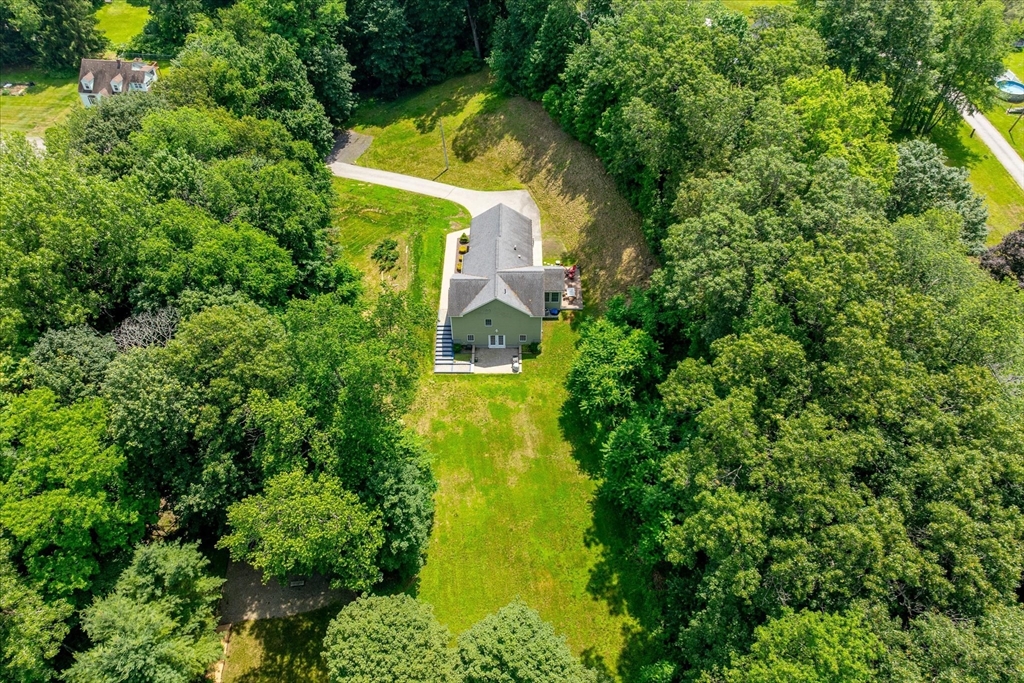 16 Dixon Ave