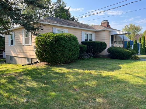 25 Harriet Ave Shrewsbury MA 01545
