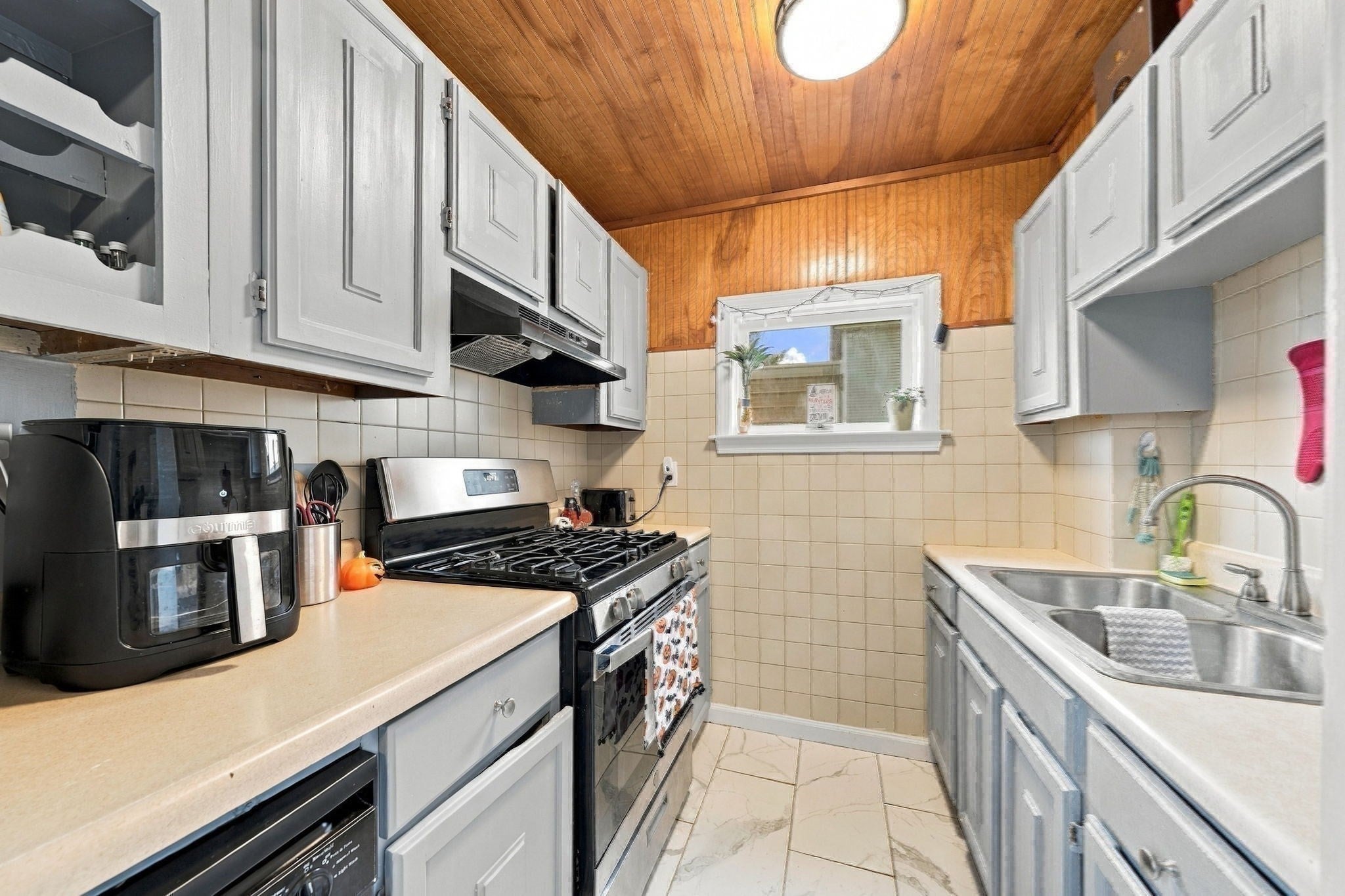 27-29 Willow St, New Bedford, MA Photo #35
