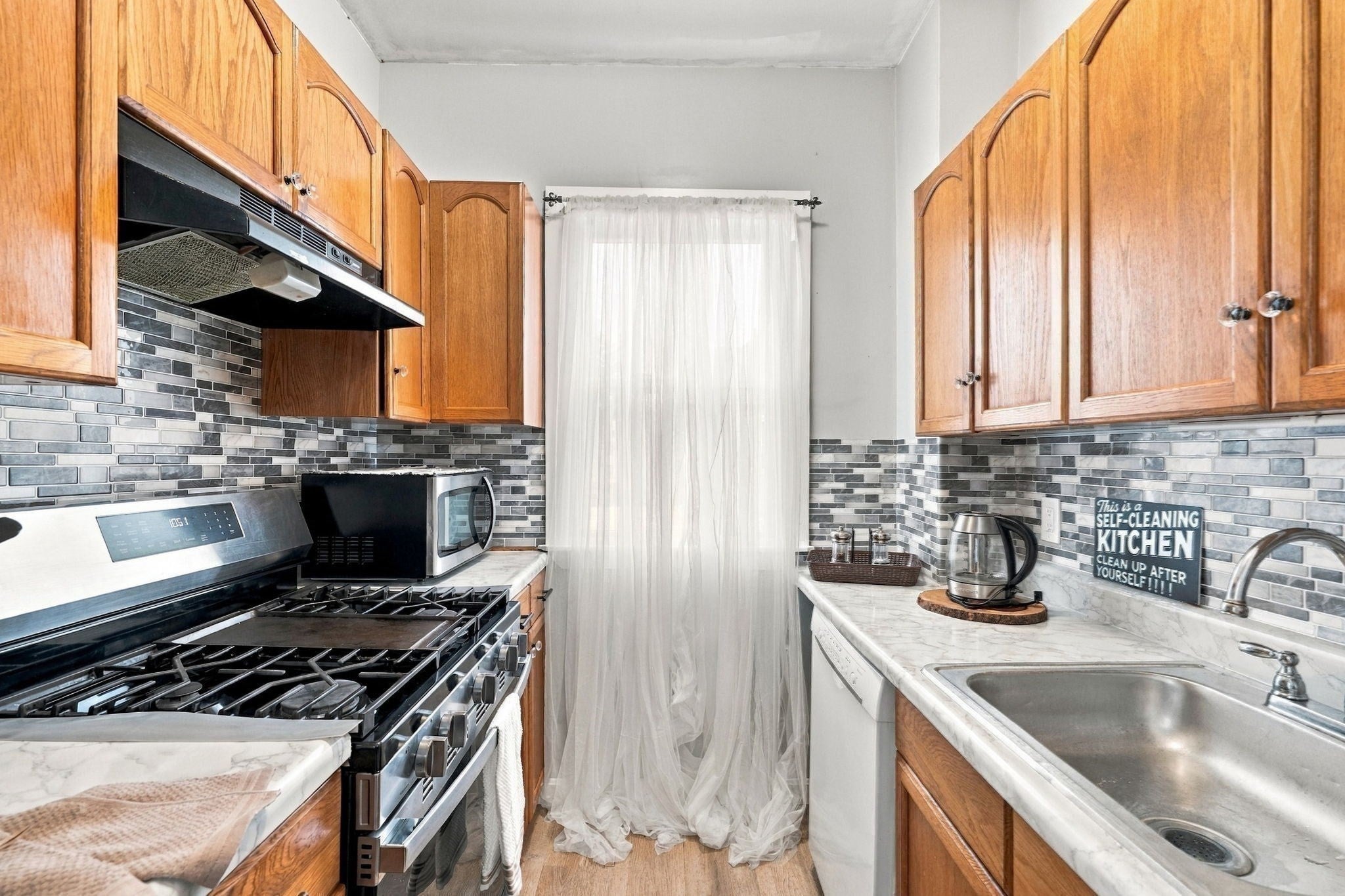 27-29 Willow St, New Bedford, MA Photo #17