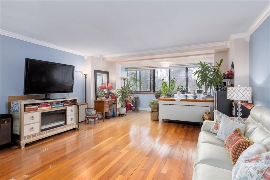 6 Whittier Place 4N, Boston MA 02114