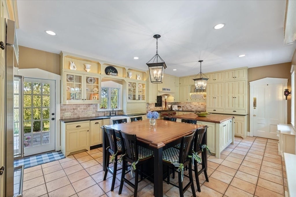 65 Washington St, Hanover, MA, 65 Washington St, Hanover, MA Photo #19