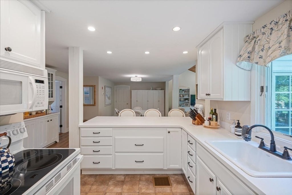 65 Washington St, Hanover, MA, 65 Washington St, Hanover, MA Photo #36