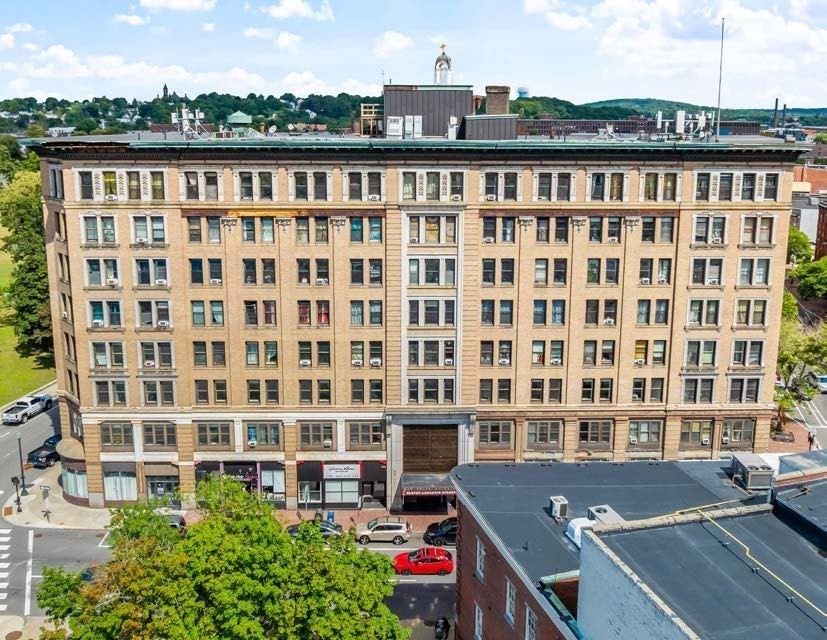 11-21 Lawrence Street