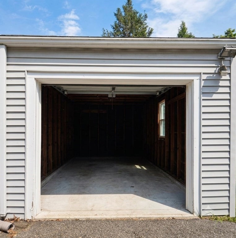24 Hillside Avenue, Holbrook, MA Photo #40