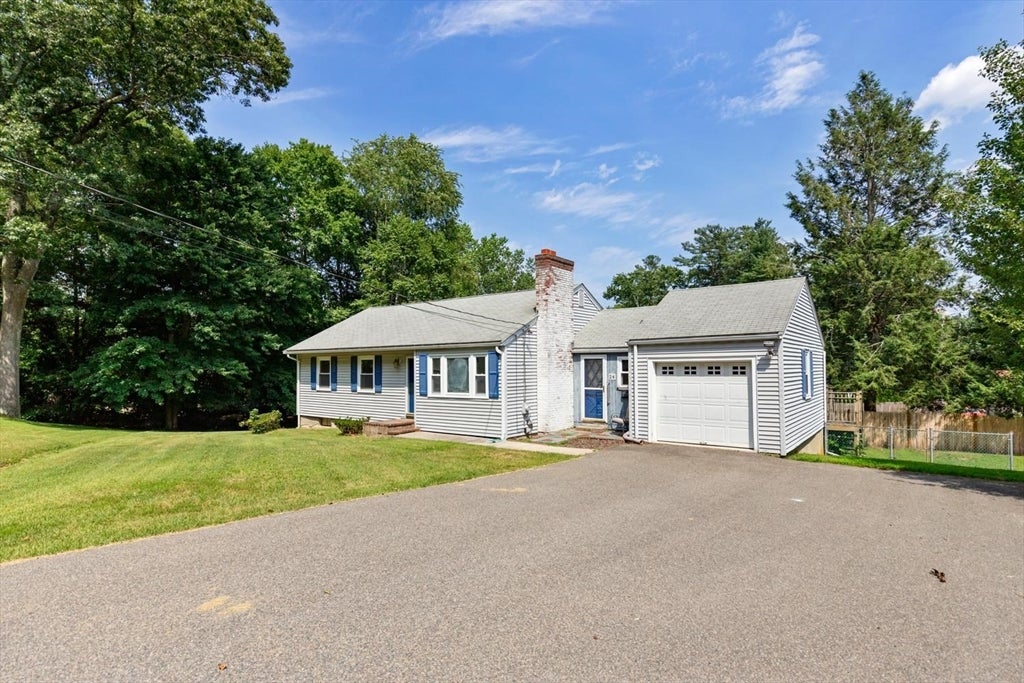 24 Hillside Avenue, Holbrook, MA Photo #2