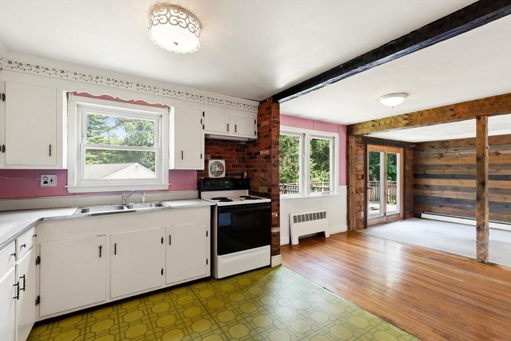 24 Hillside Avenue, Holbrook, MA Photo #9