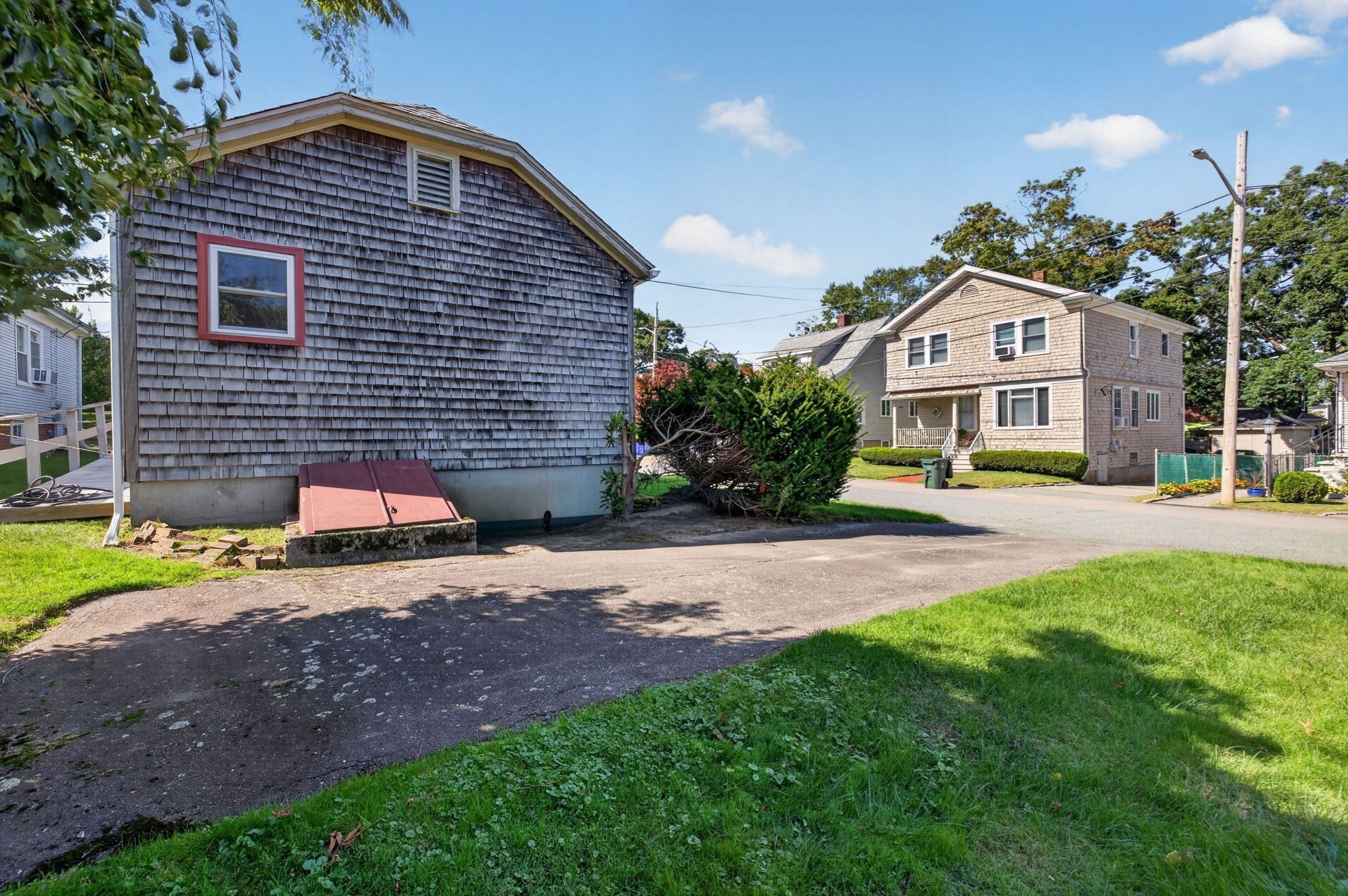 63 Hemlock St