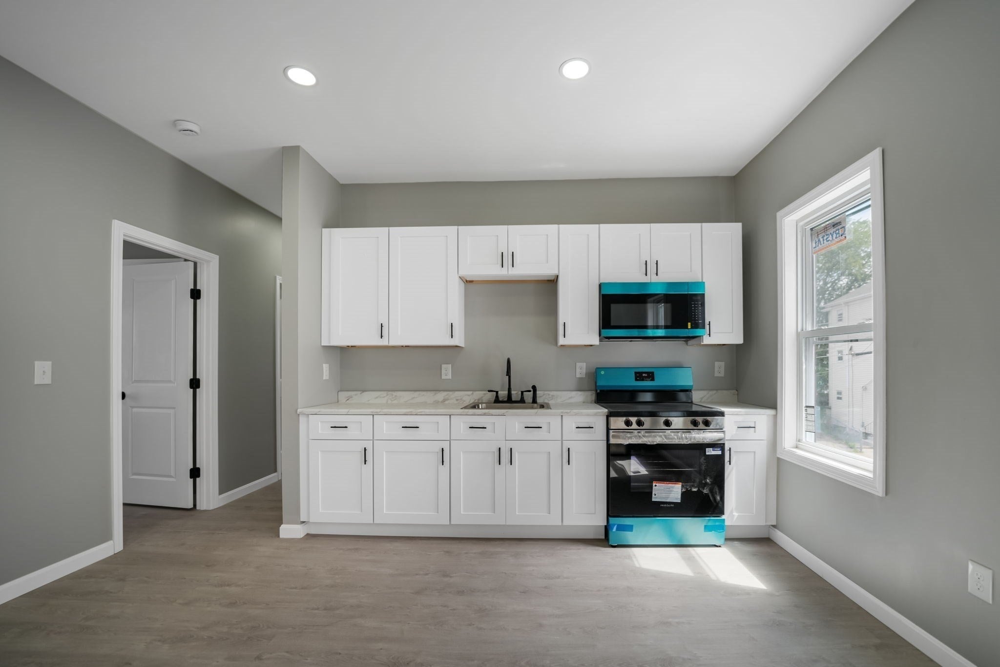 35 Hood St #3, Fall River, MA, 35 Hood St #3, Fall River, MA Photo #6