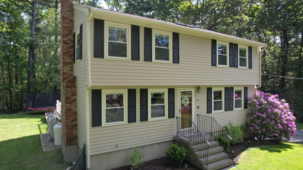 1000 Forest St