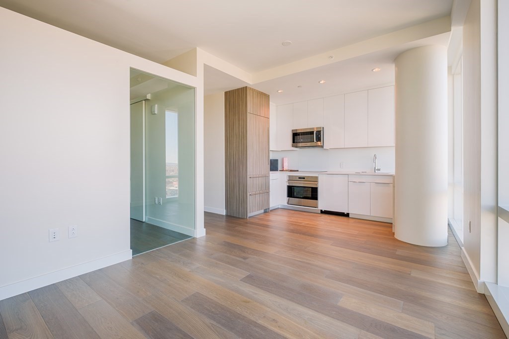 188 Brookline Ave 21G
