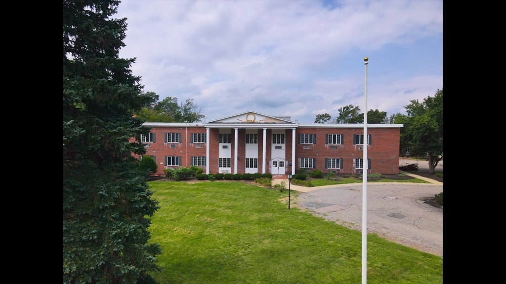 1007-1009 East Street