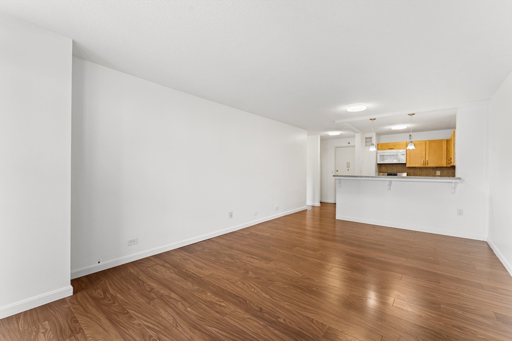 151 Tremont St 11U