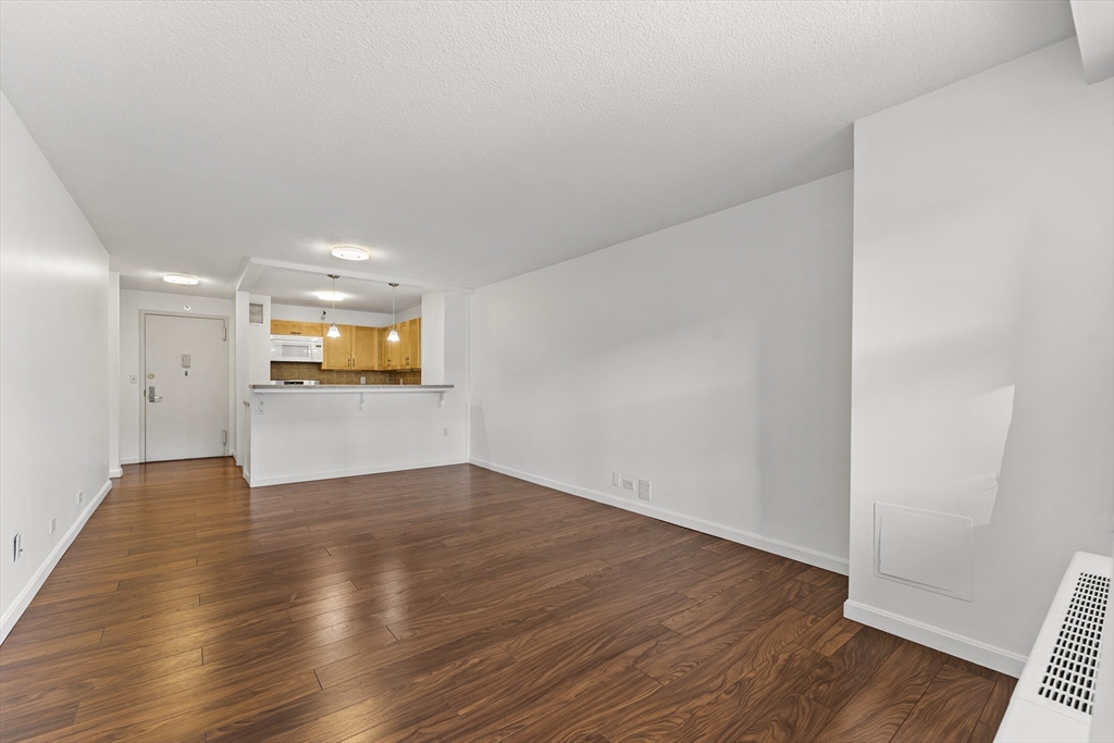151 Tremont St 11U