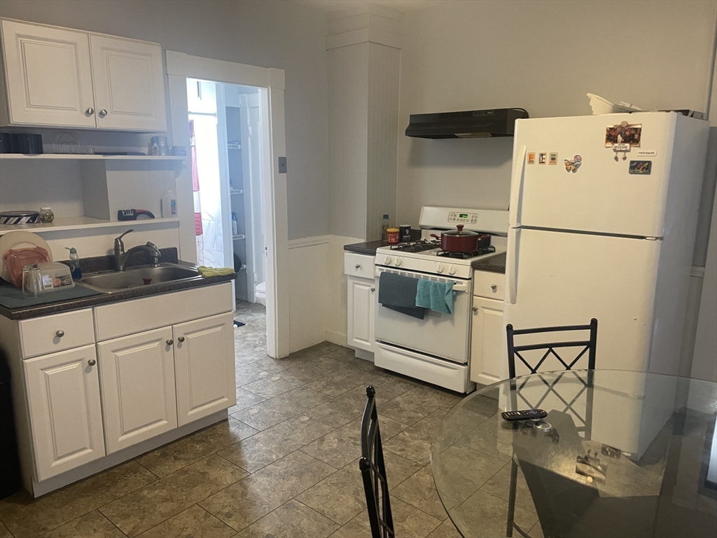 15 Hayden St
