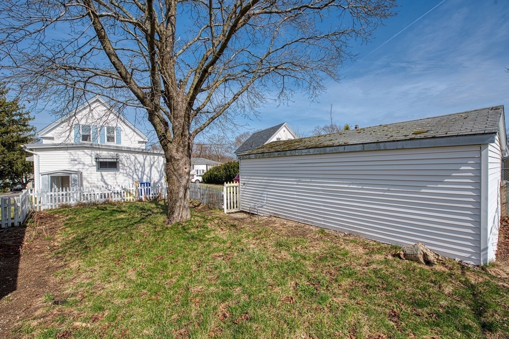 50 Floral St