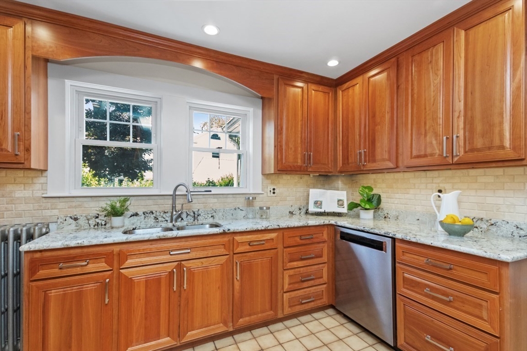 10 Fernwood Rd