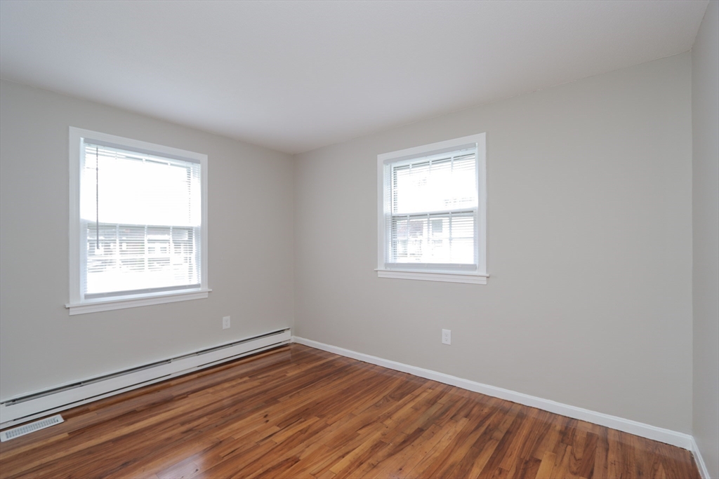 83 Newhall St, Springfield, MA Photo #9