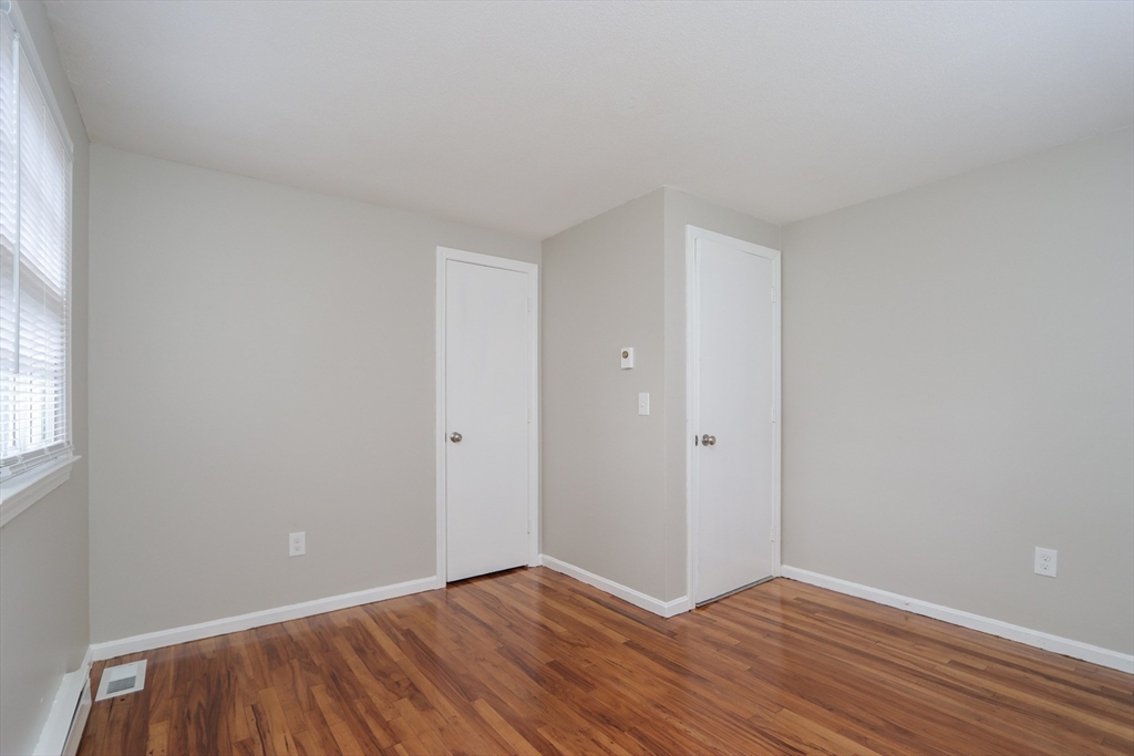 83 Newhall St, Springfield, MA Photo #8