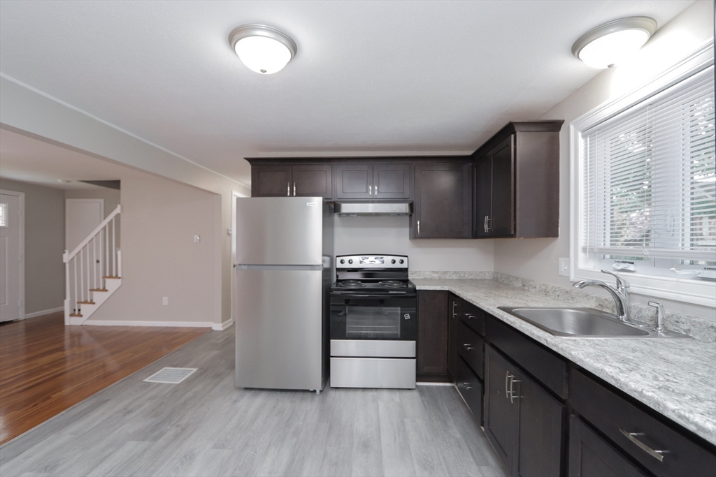 83 Newhall St, Springfield, MA Photo #7