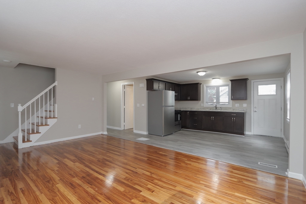 83 Newhall St, Springfield, MA Photo #3