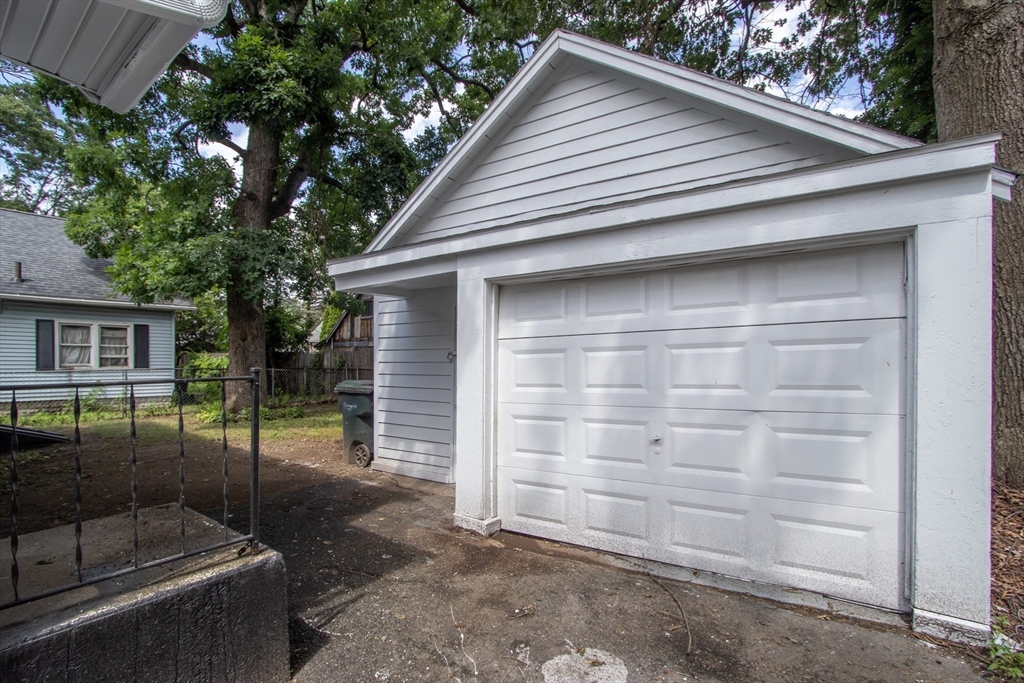83 Newhall St, Springfield, MA Photo #23