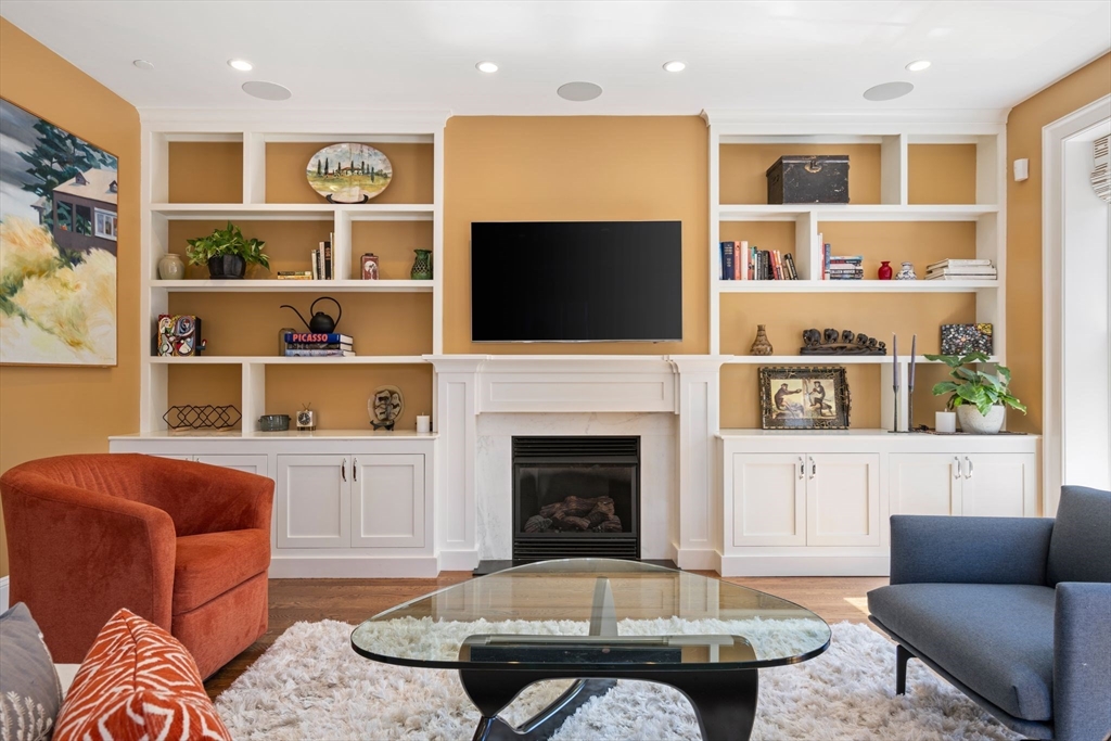 251 Shawmut Ave 1