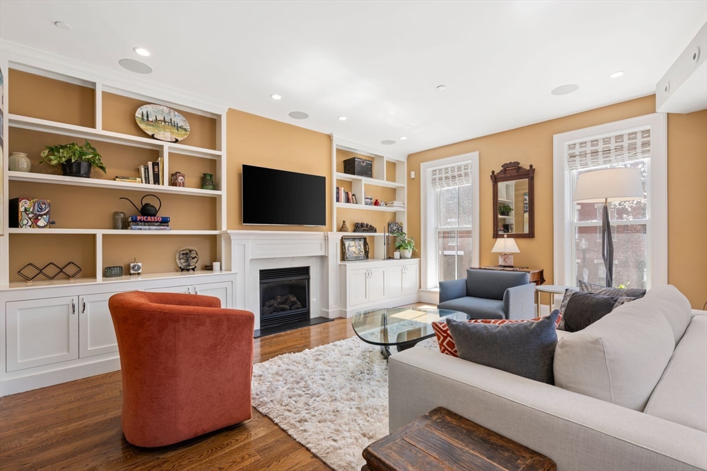 251 Shawmut Ave 1