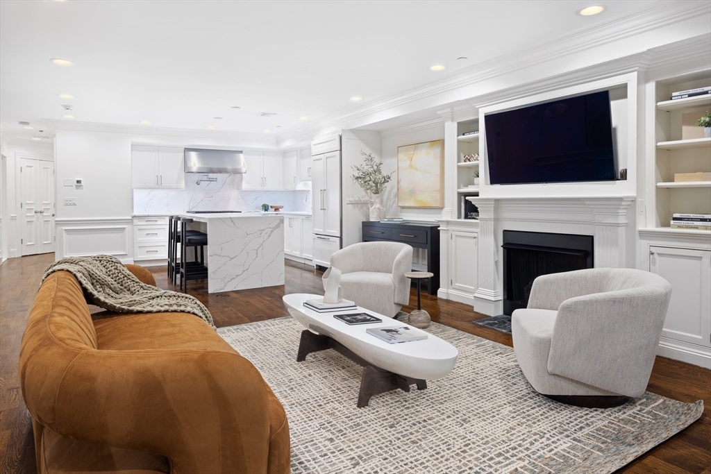 329 Commonwealth Ave One