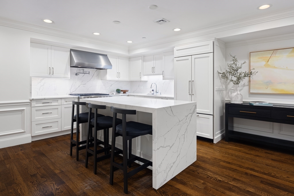 329 Commonwealth Ave One