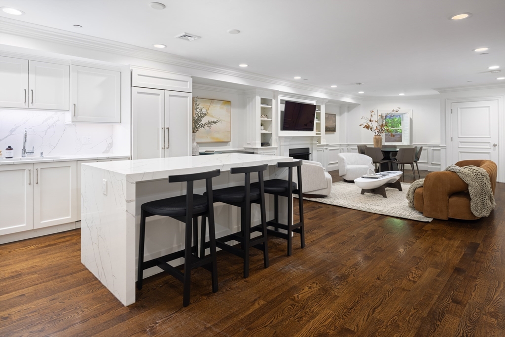 329 Commonwealth Ave One