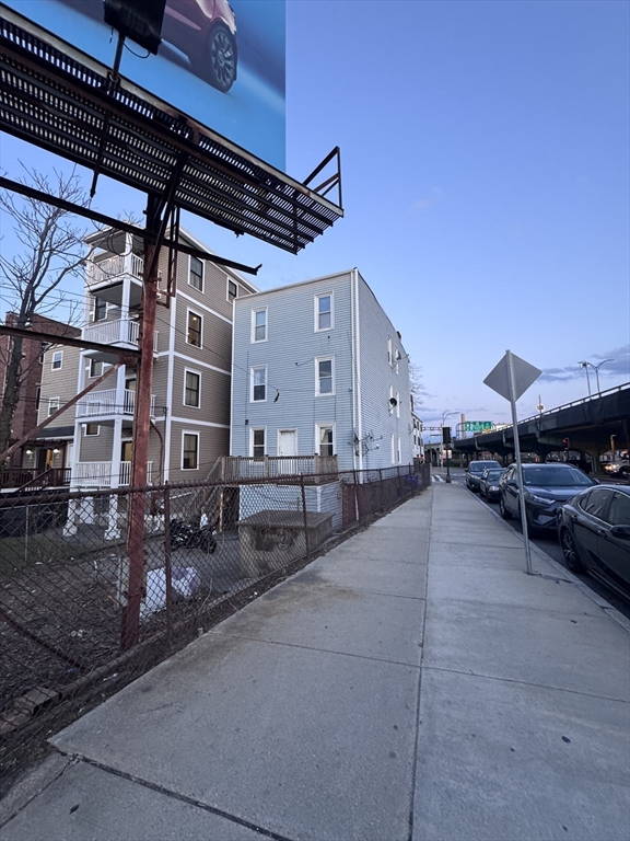 132 Chelsea St