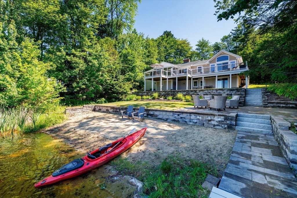 19 Spruce Drive