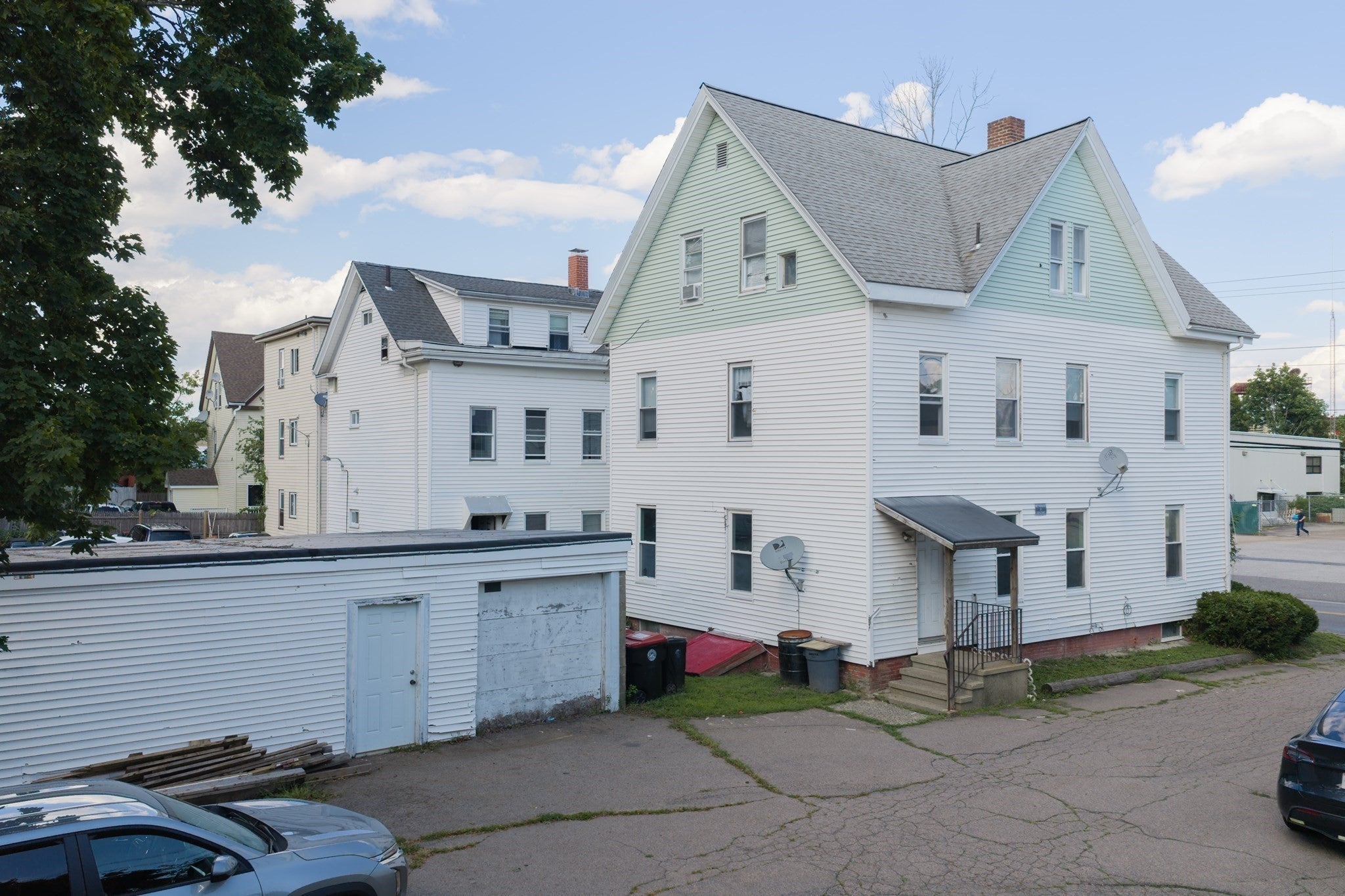 557 Montello St