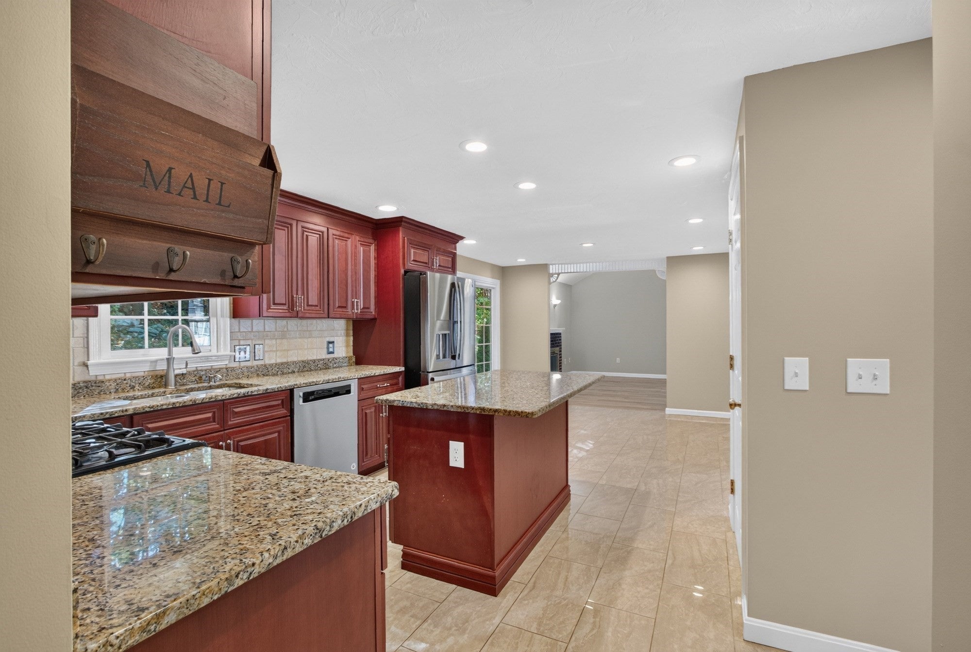 25 Corinth Drive, Worcester, MA Photo #5