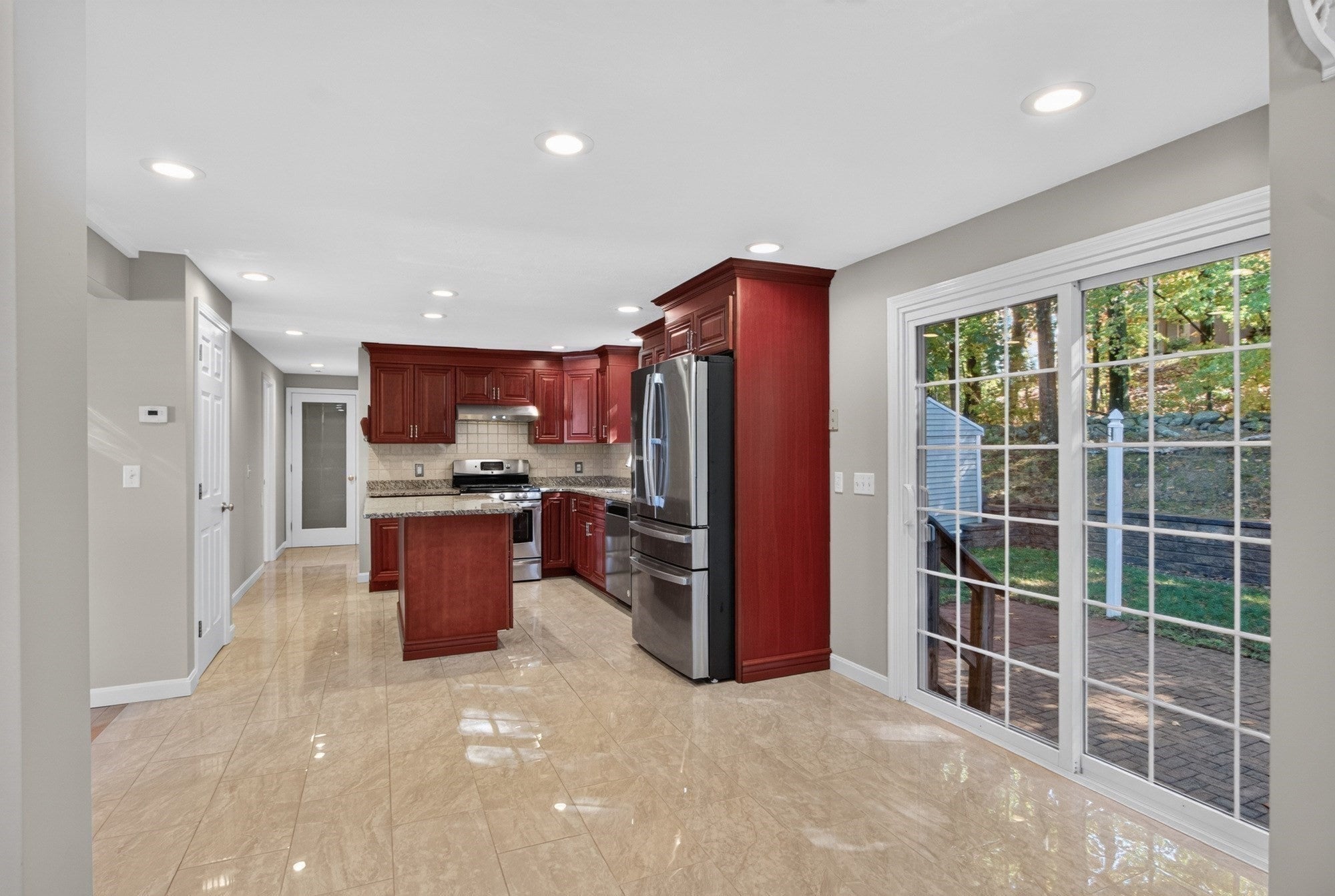 25 Corinth Drive, Worcester, MA Photo #3