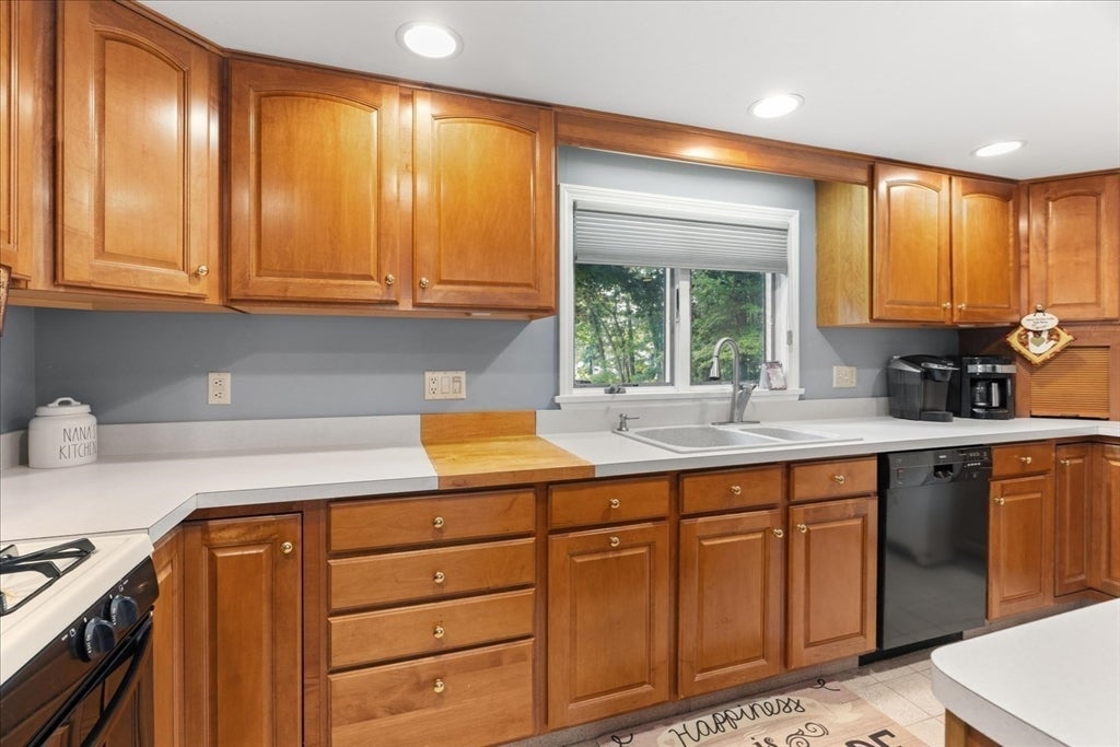 16 Park Lane, Norton, MA Photo #13