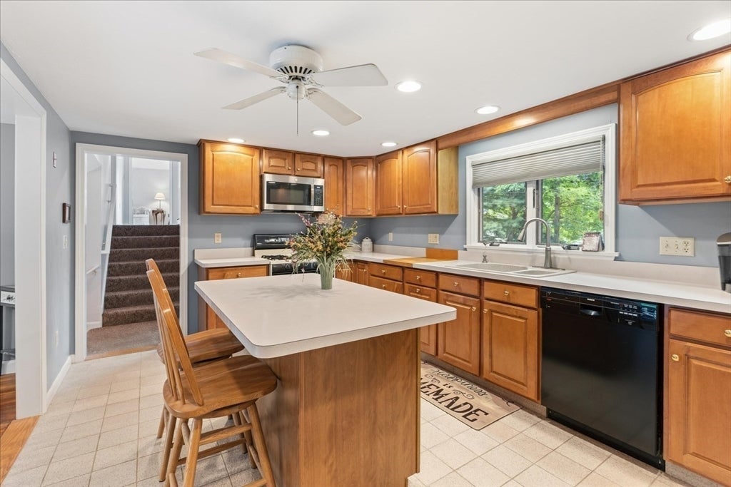 16 Park Lane, Norton, MA Photo #11