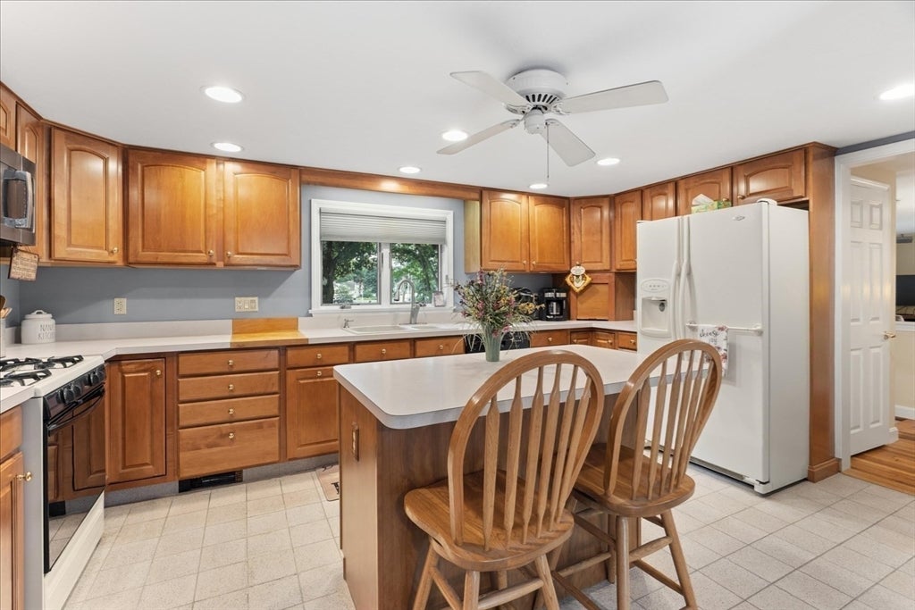 16 Park Lane, Norton, MA Photo #12