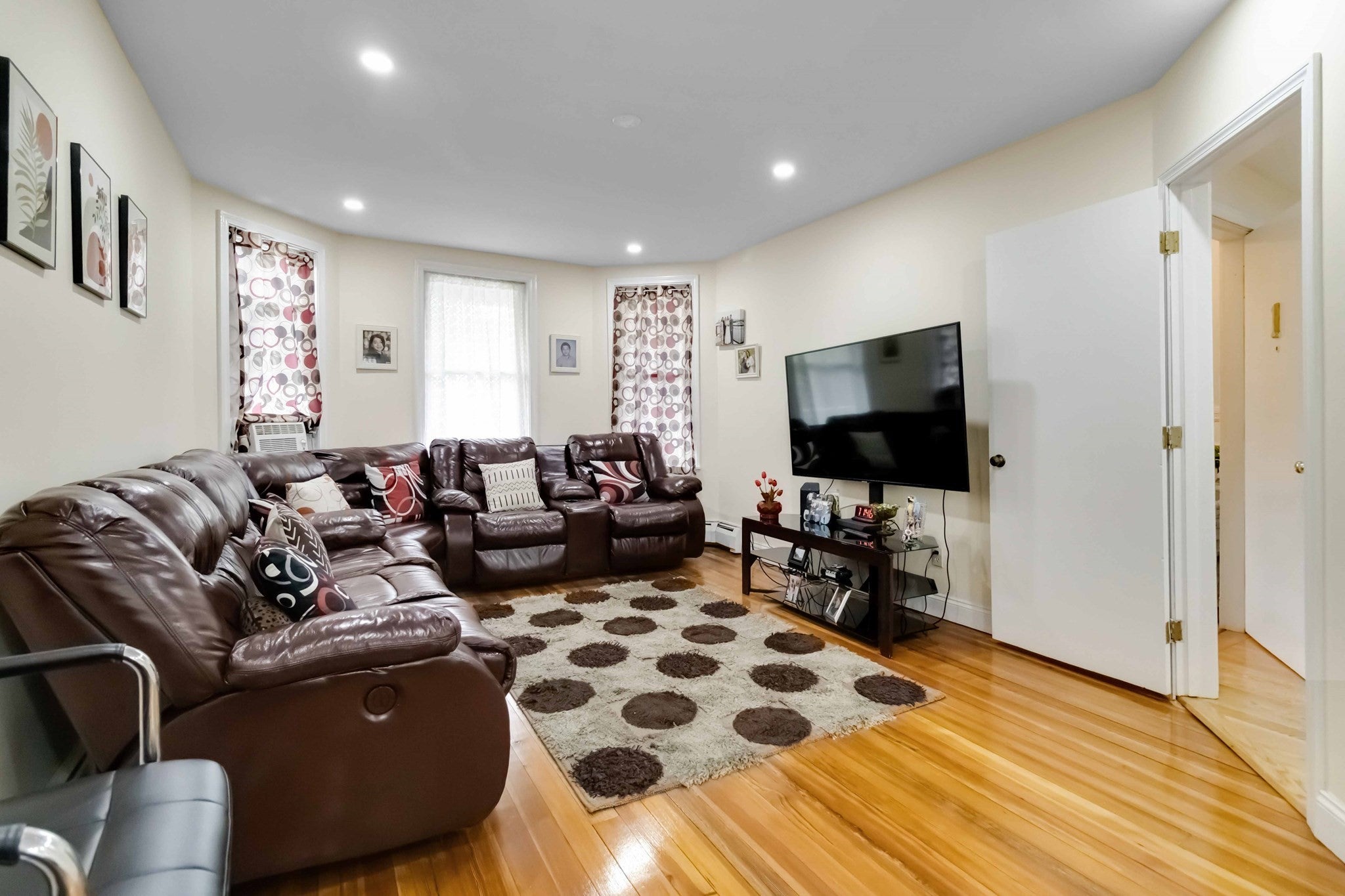 10 Beach Rd 1