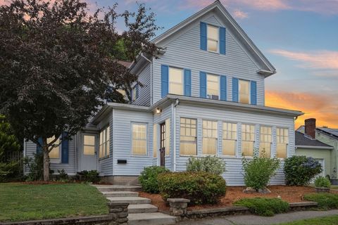25 Walnut St Marlborough MA 01752