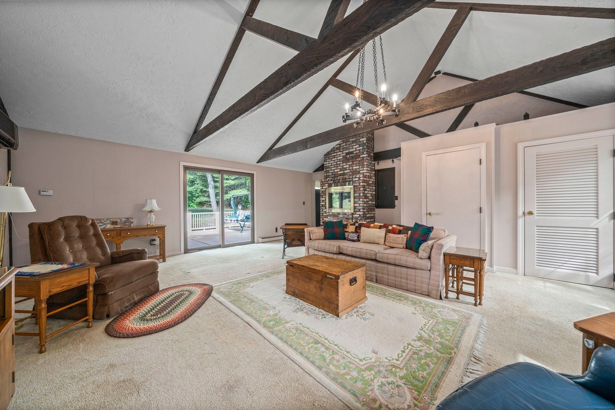 37 Michele Ln