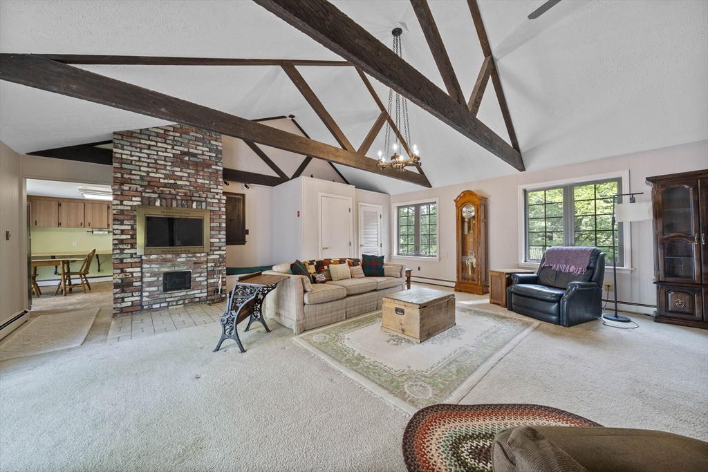 37 Michele Ln
