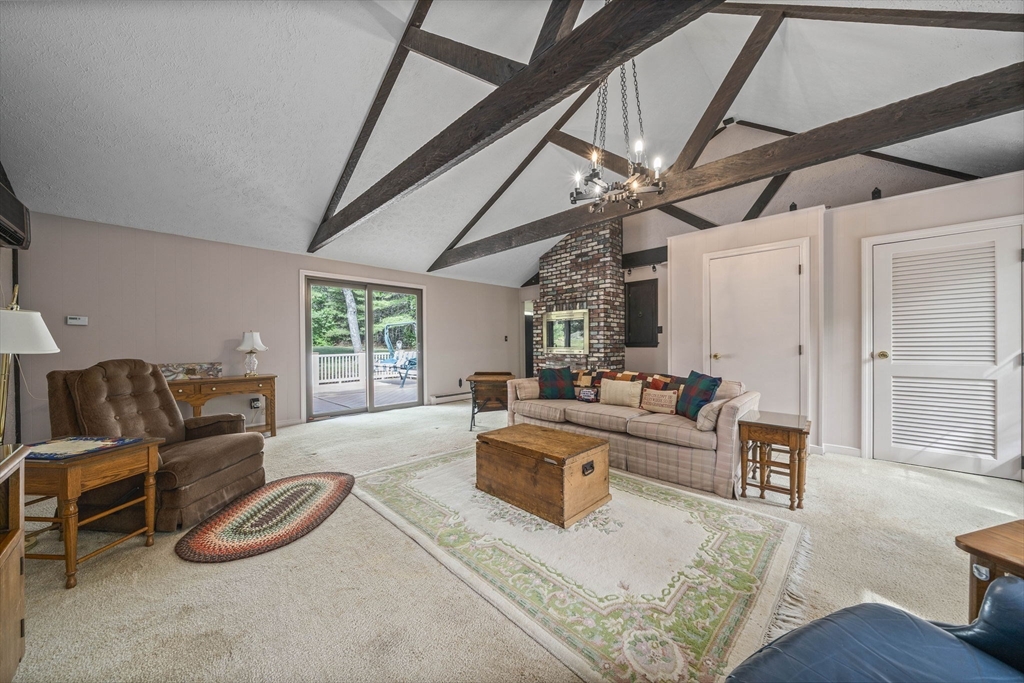 37 Michele Ln