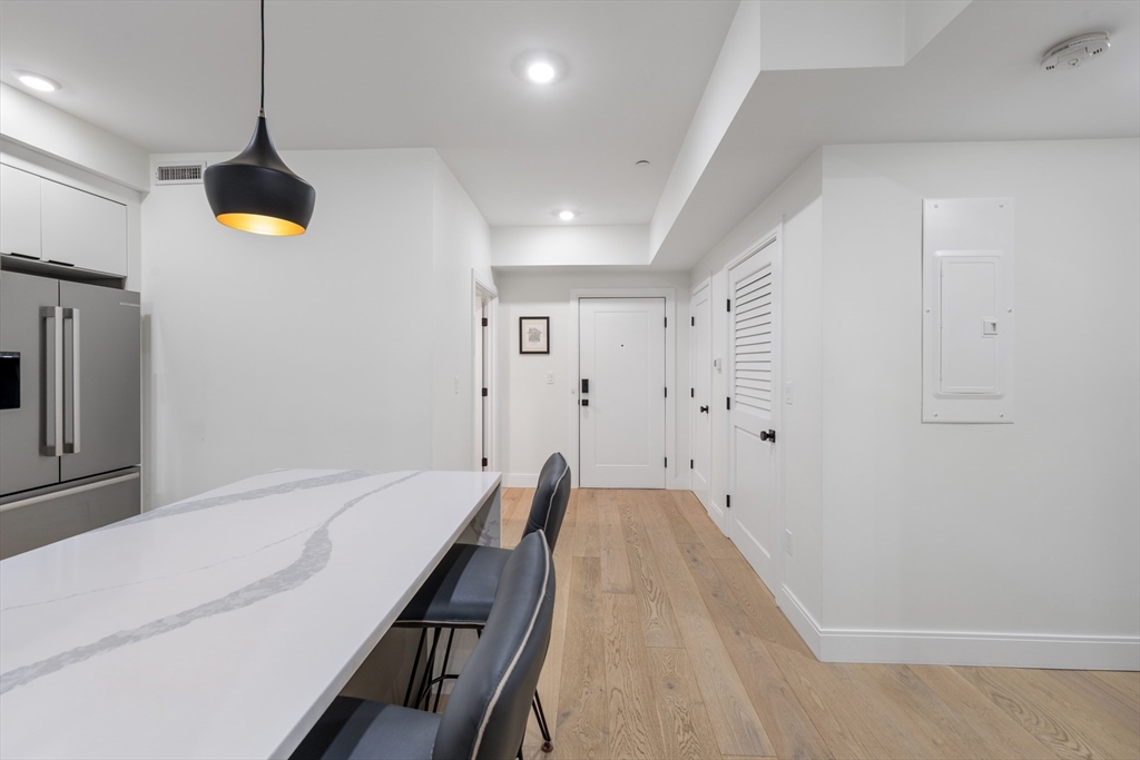 101 Condor St 301