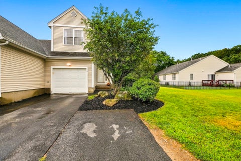 Photo of 6 Tern Dr #6, Shrewsbury, MA 01545 (MLS # 73570855)
